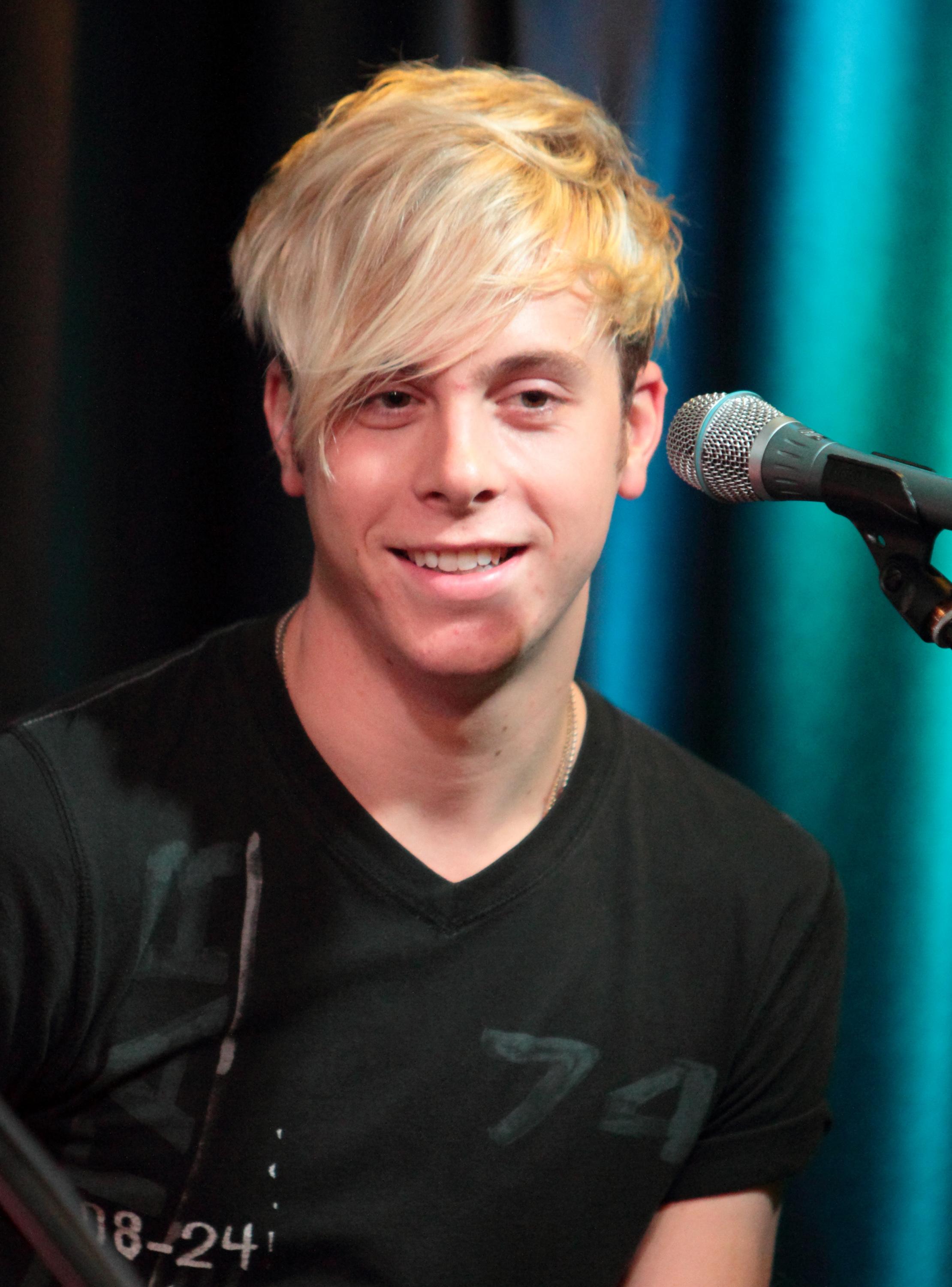 Riker Lynch