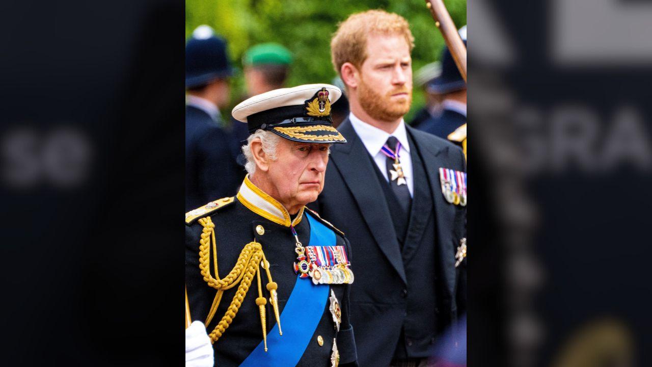 image of royal family