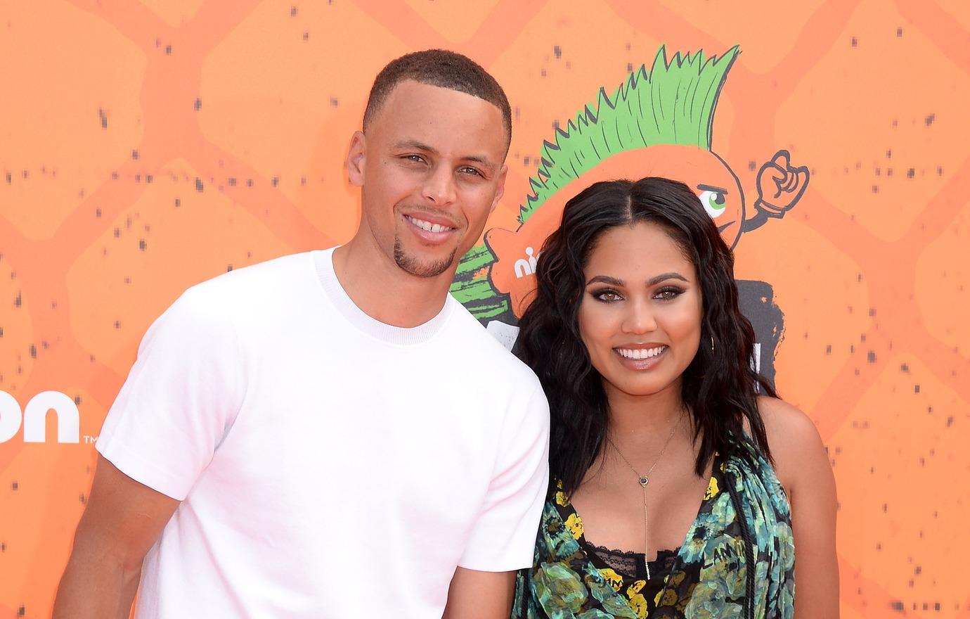 Ayesha Curry Shares Pda Filled Pic With Hubby Steph