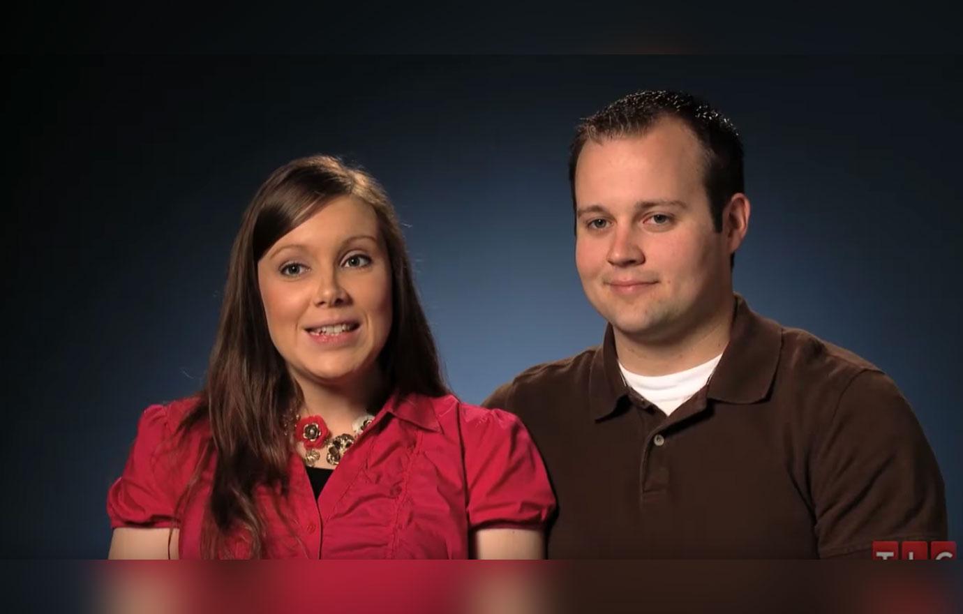 [Anna Duggar] Has Her Kids Write What They’re Thankful For Amid [Josh]’s Investigation Scandal