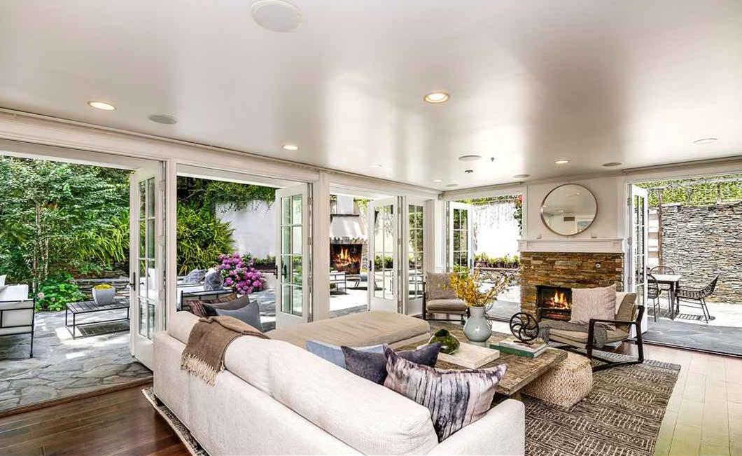 kate beckinsale living room