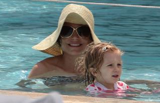 Bethenny frankel bryn hoppy teaser_319x206.jpg