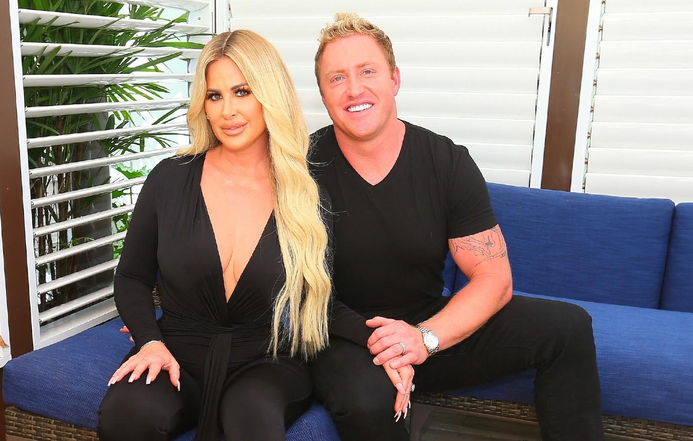 kim zolciaks ex kroy biermann begs sell  million georgia mansion