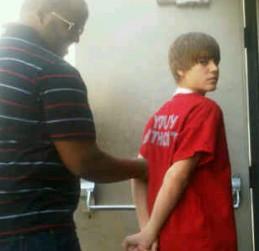 2010__07__Justin_Bieber_July26newsne 259×300.jpg