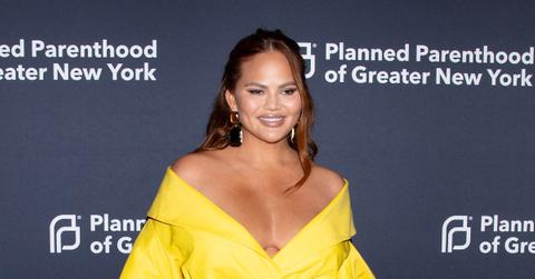 chrissy teigen looks relaxed after dna test mishap spiraling