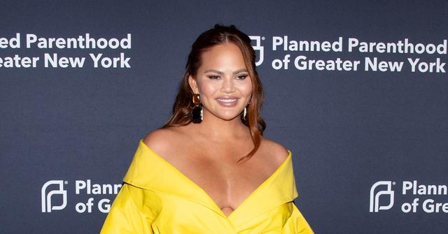 chrissy teigen looks relaxed after dna test mishap spiraling