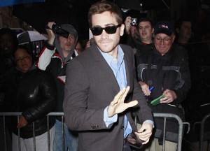 2011__04__jake_gyllenhaal_march31_36a 300&#215;216.jpg