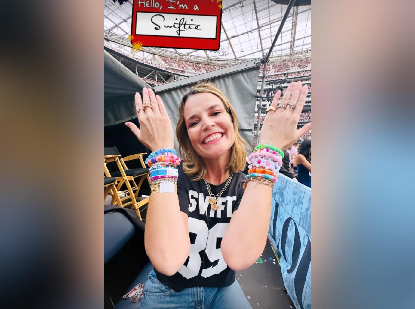 Savannah Guthrie Enjoys Taylor Swift Show With Mariska Hargitay: Photo