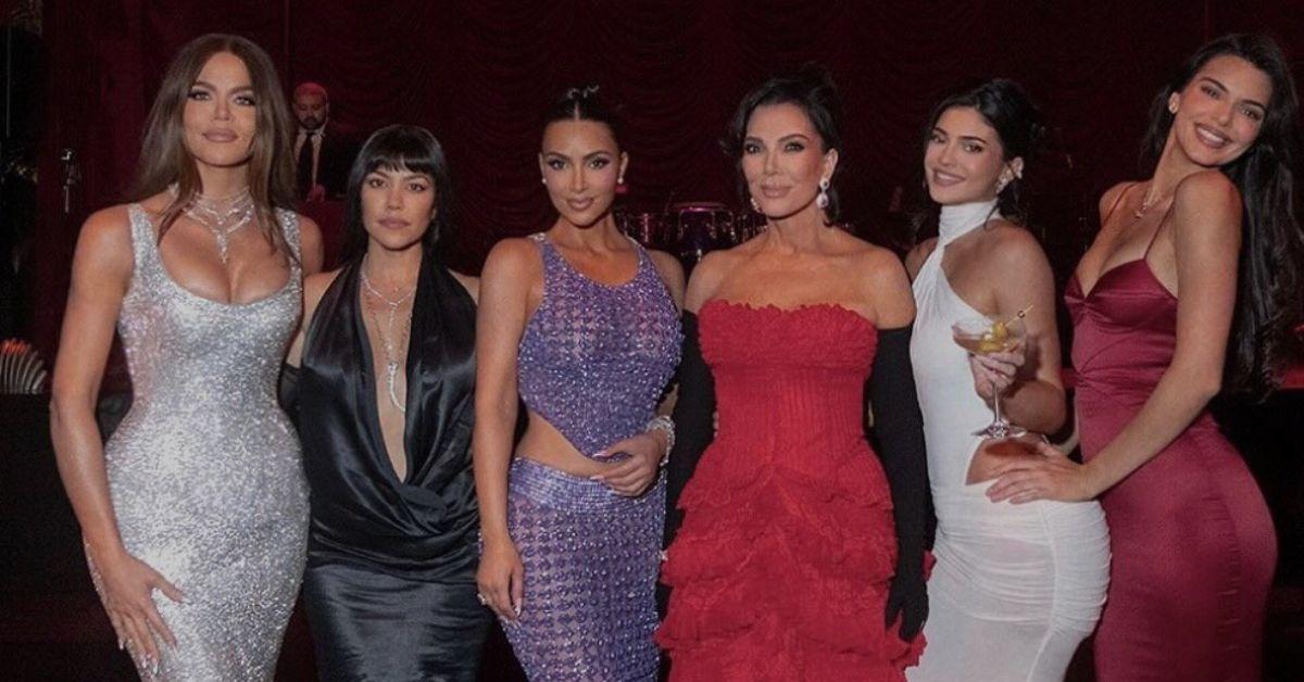 Photo of Kris Jenner, Kylie Jenner, Kendall Jenner, Khloé Kardashian, Kim Kardashian and Kourtney Kardashian