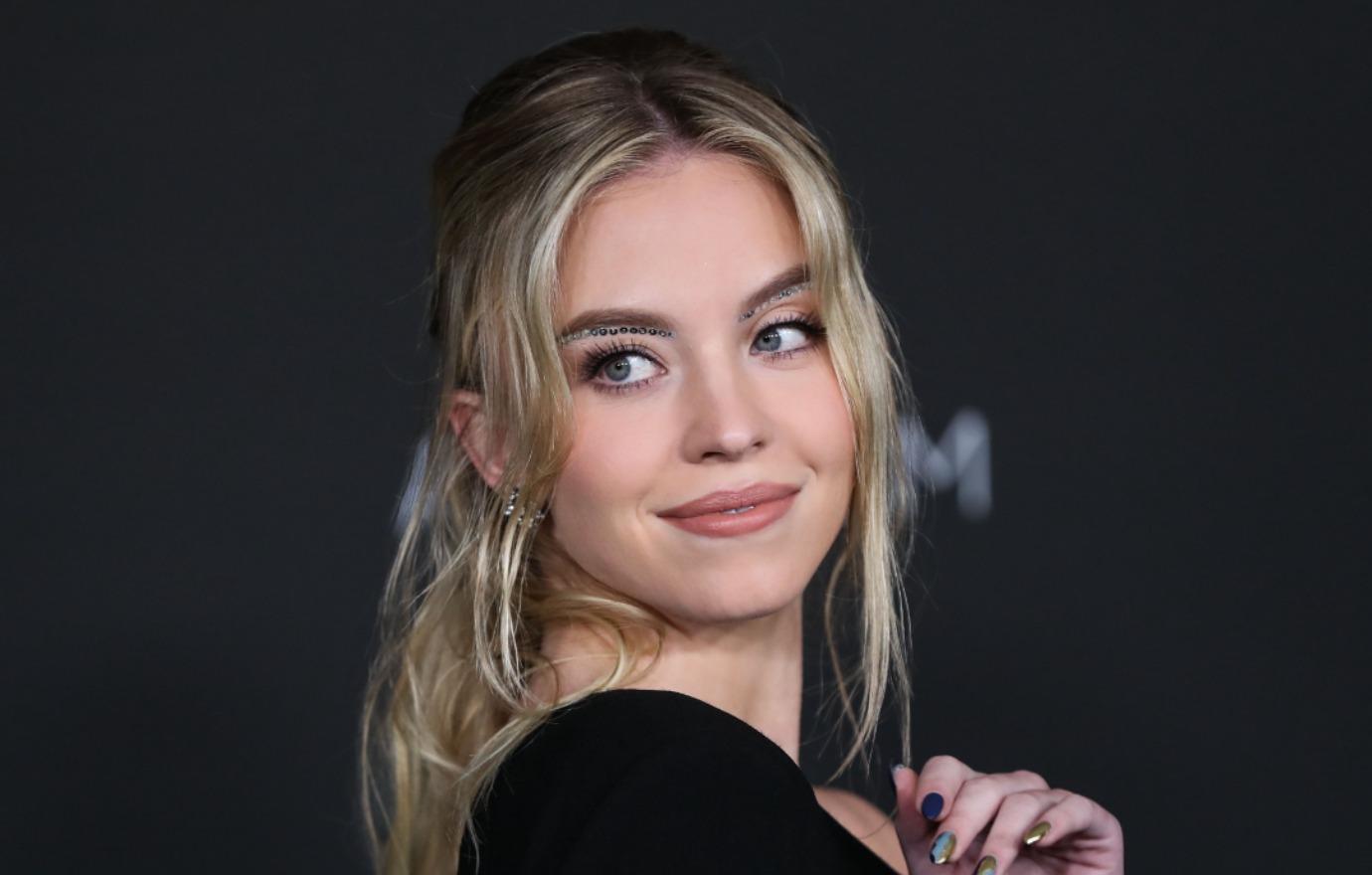 sydney sweeney jonathan davino engaged