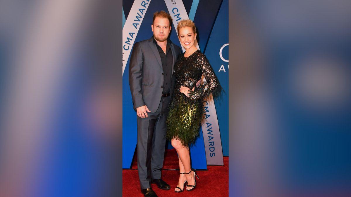 Image of Kellie Pickler's husband committed suicide.