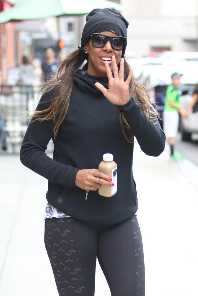 Kelly Rowland says &#8216;Hi&#8217; in Beverly Hills