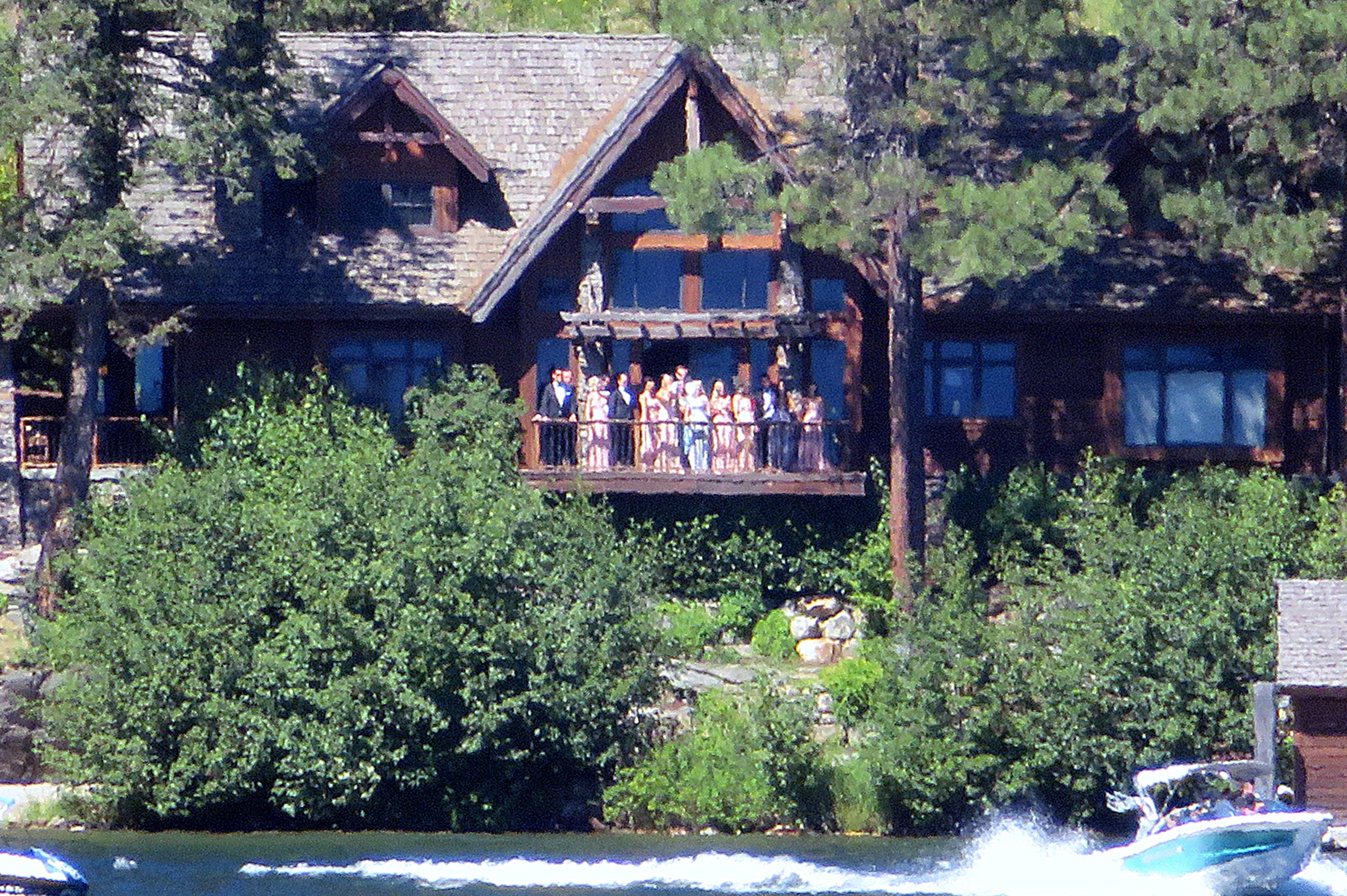 EXCLUSIVE: Julianne Hough and Brooks Laich pose for wedding pictures in Couer D&#8217;Alene, Idaho