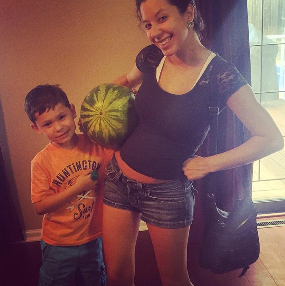 Vee torres 24 weeks pregnant