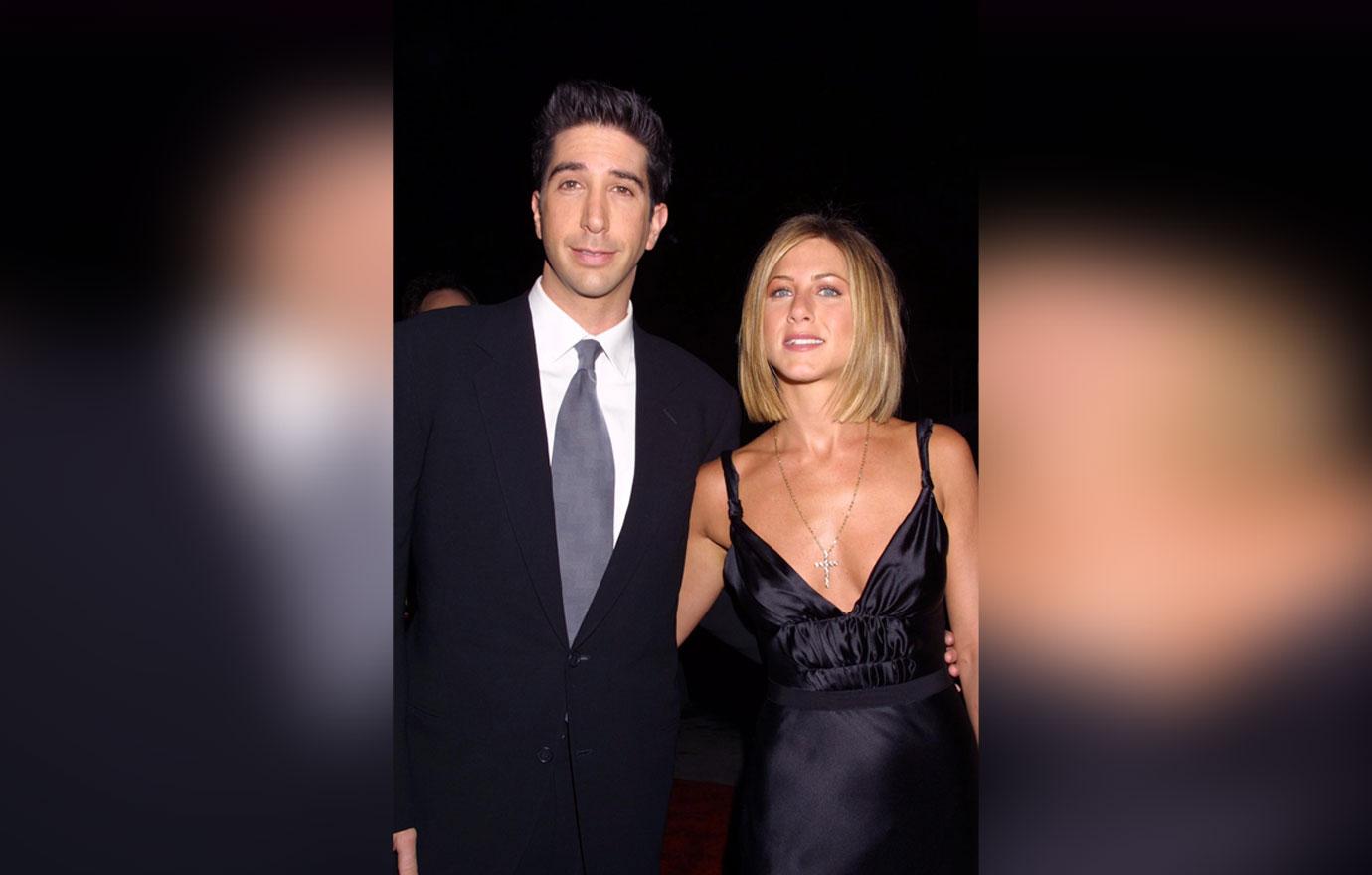 david schwimmer hilariously trolls jennifer aniston over nsfw shower snap