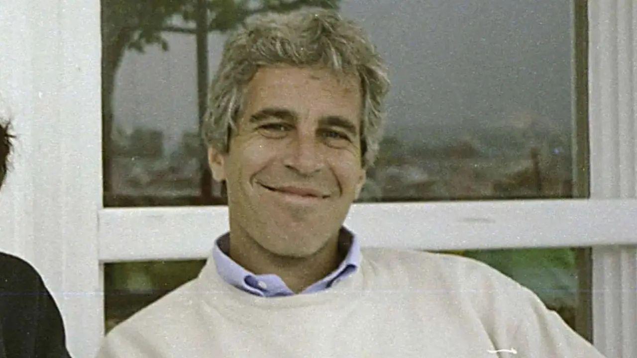 Image of the court filing stated that law enforcement did nothing despite receiving multiple reports of Jeffrey Epstein possessing and distributing CSAM for years.