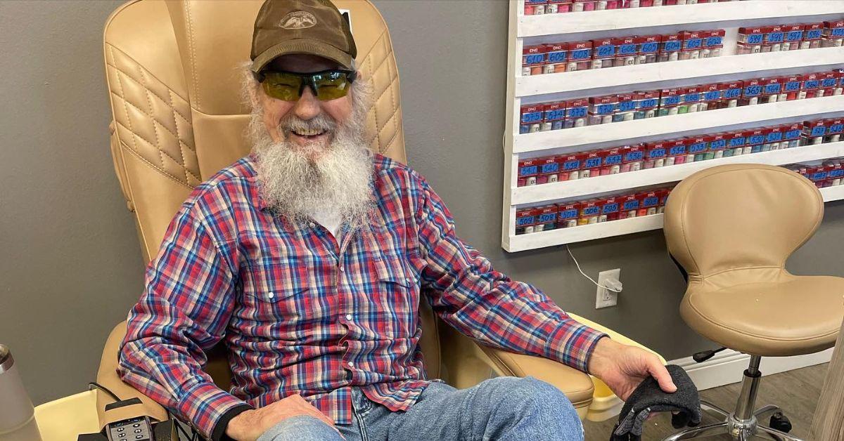 Photo of Uncle Si was rushed to the hospital after a severe infection.