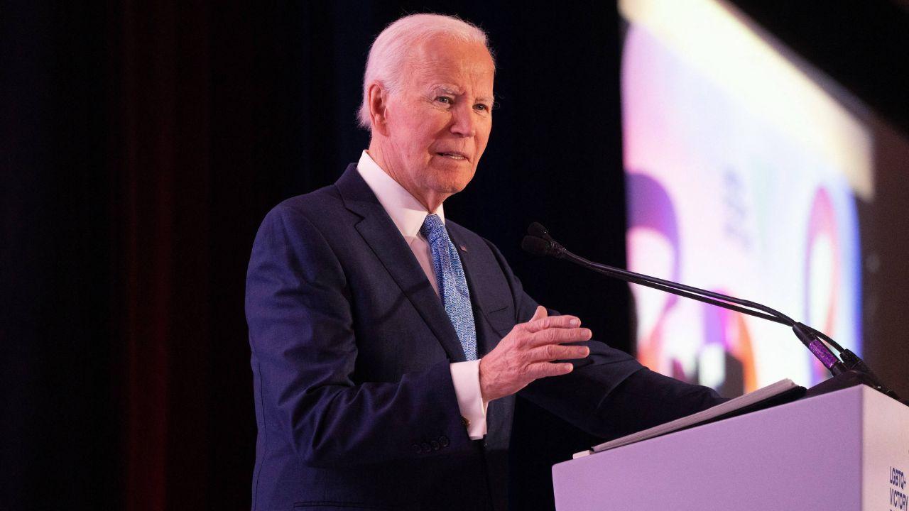 Photo of Trump frequently called into question Biden's mental fitness, though he's nearly just as old. 