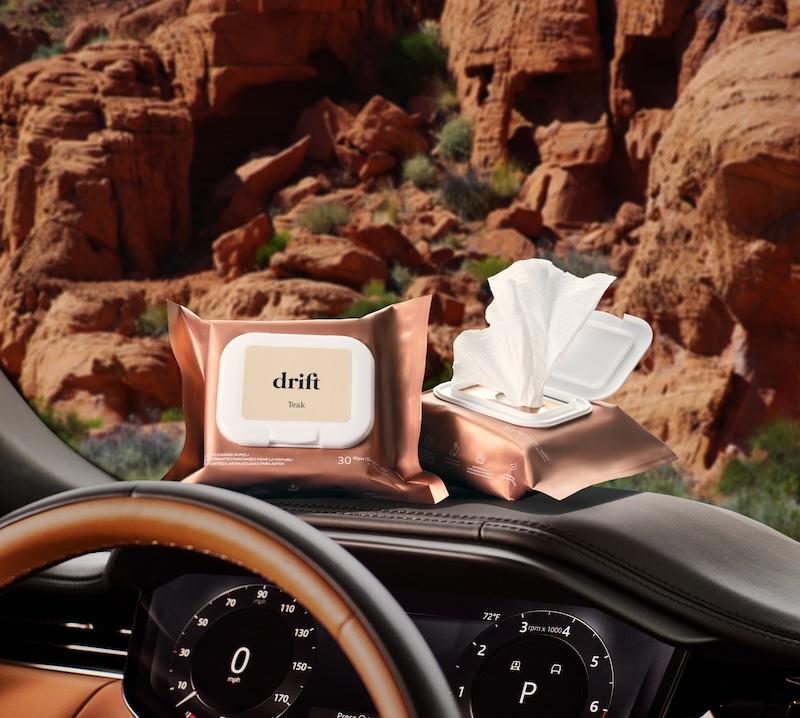 driftrebrandcampaignstill lifecarwipesabanneraduo open