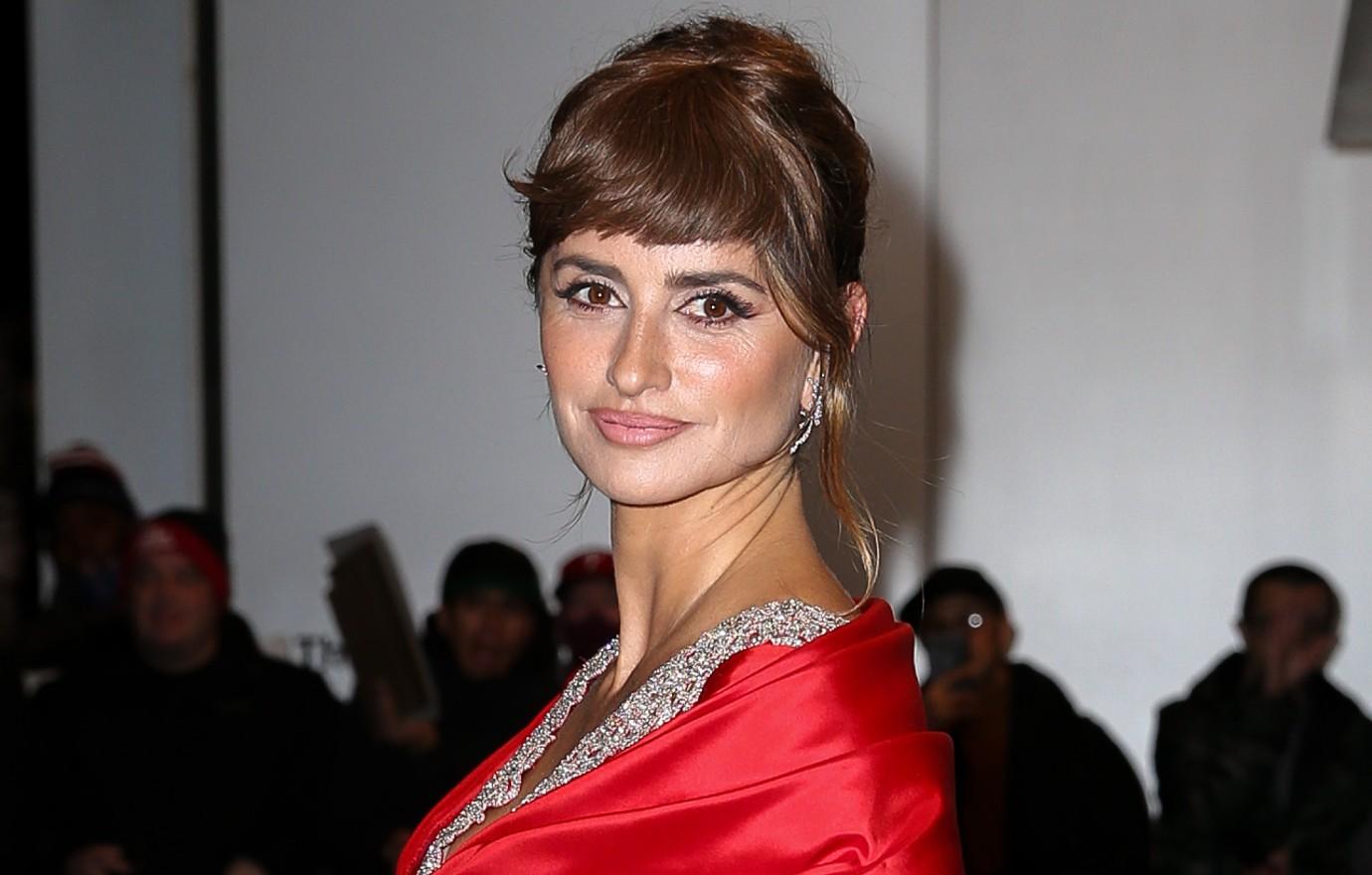 Penelope Cruz Looks Overly Sexy On Cover Of Vogue Spain