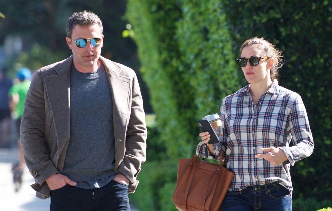 ben affleck clarifies comments jennifer garner split alcohol