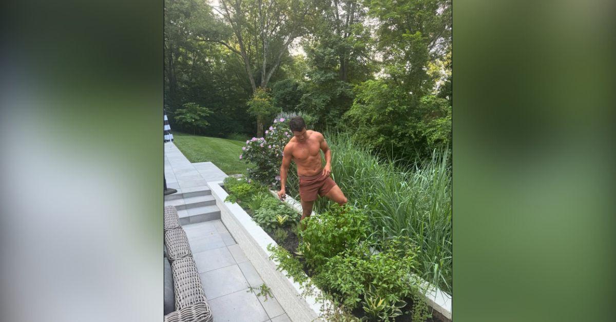 miranda lambert husbands ripped abs photos