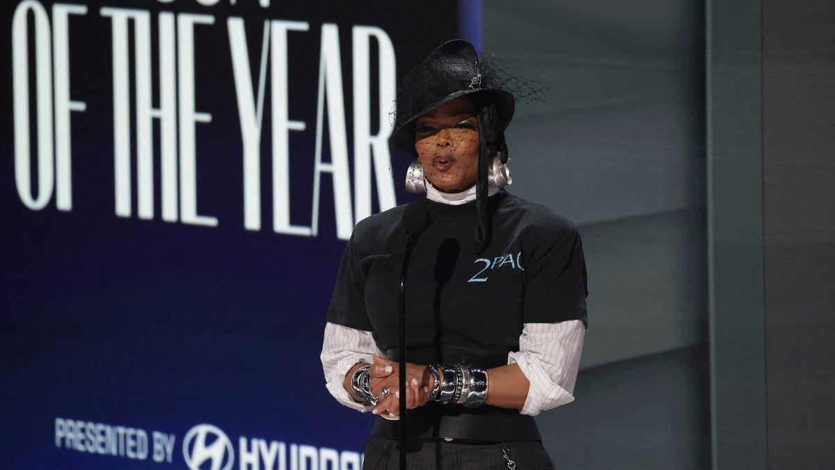 Photo of The expert said Janet Jackson's hands being in front of her body indicated 'vulnerability.'