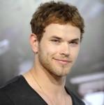 2010__08__Kellan_Lutz_Aug10newsne 149×150.jpg
