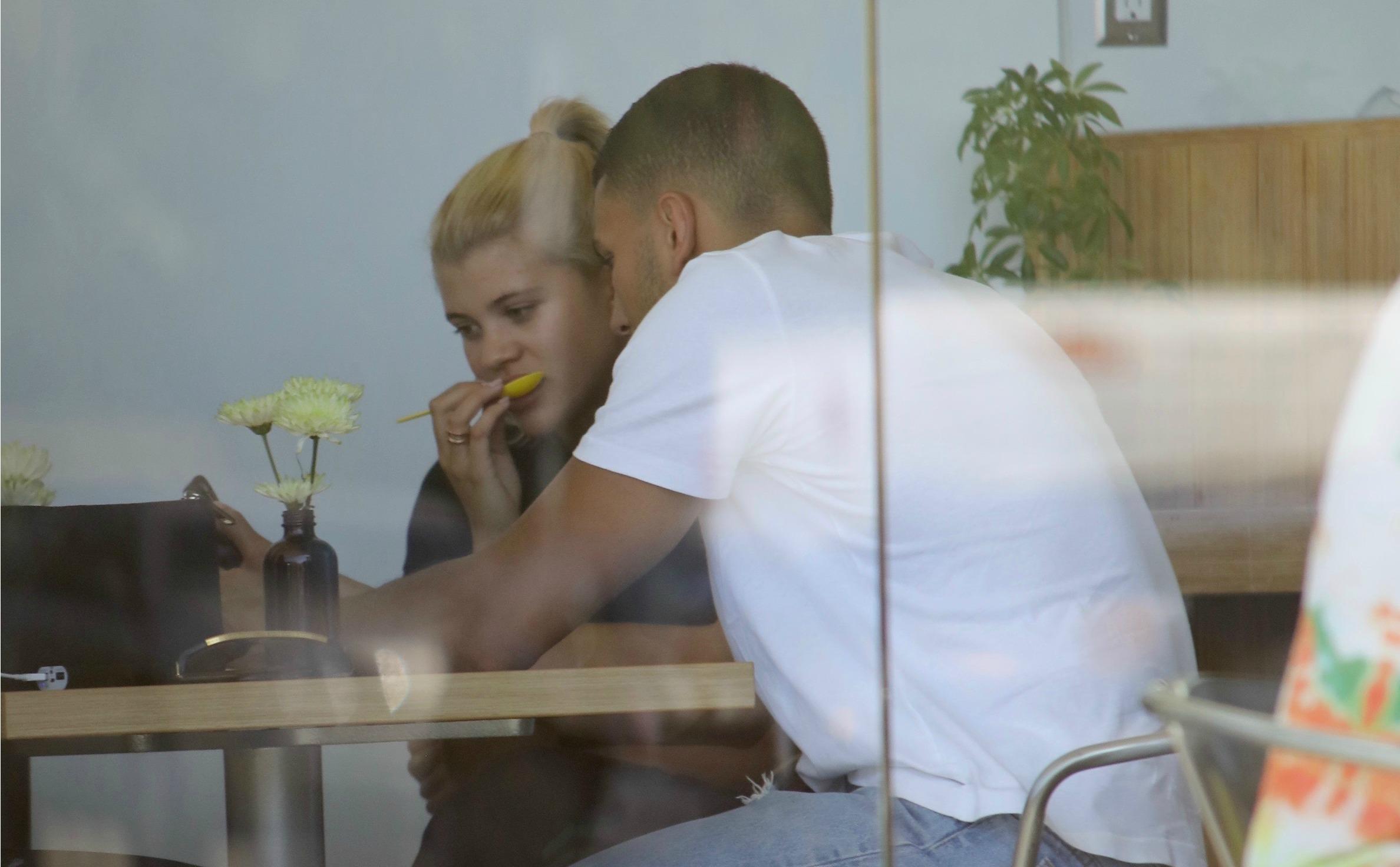 sofia richie younes bendjima no longer friends 04