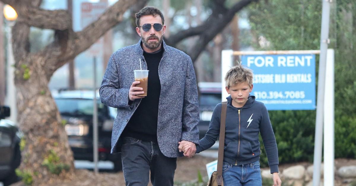 Jennifer Garner, Ben Affleck Take Son Samuel to Disneyland - Parade