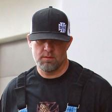 2010__04__Jesse_James_April2news1 224×225.jpg