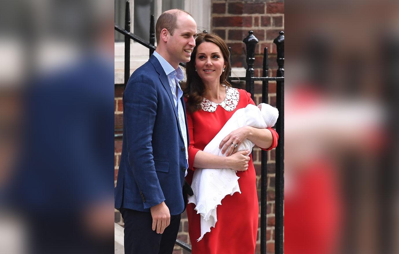 Catherine, Duchess of Cambridge and husband, Prince William pictured with their 3rd child leaving St. Mary&#8217;s Hospital