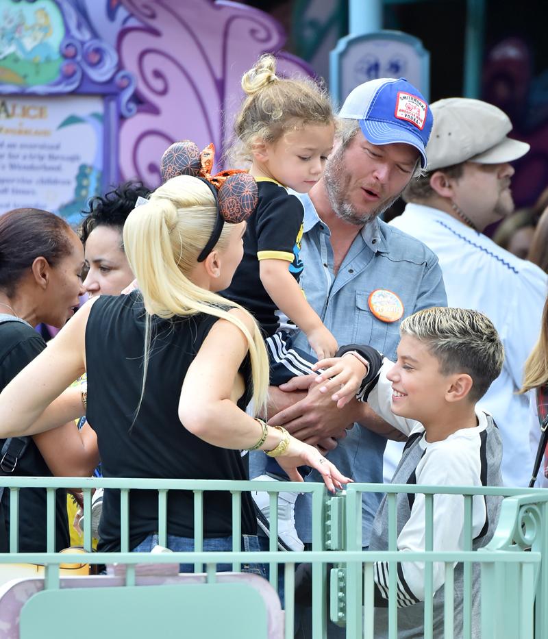 Gwen Stefani Blake Shelton Wedding Rumors Disneyland Son Kingston