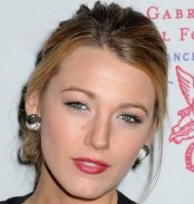 2009__11__blakelively 214×225.jpg