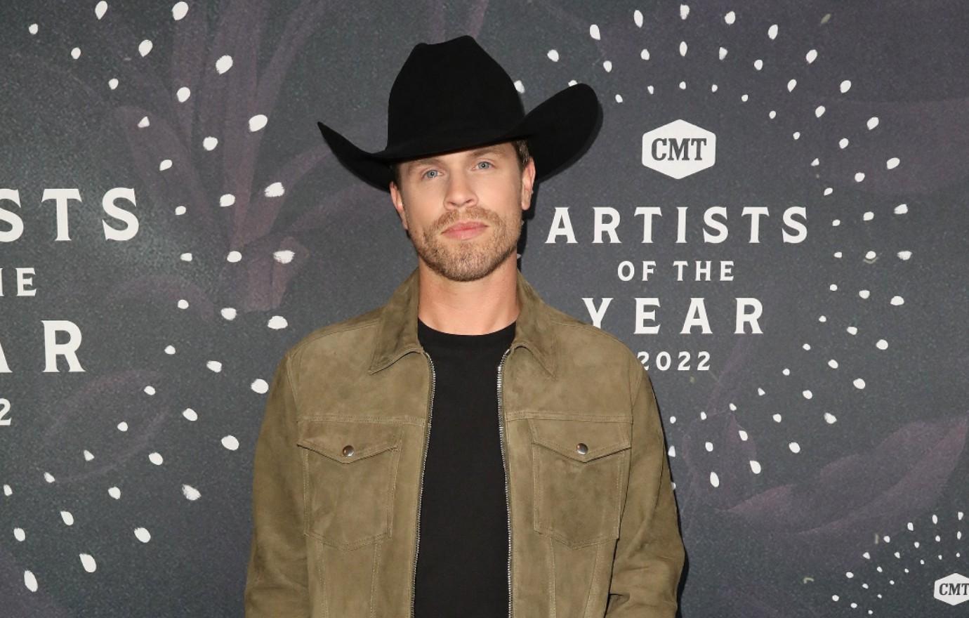 Luke Bryan Apologizes For 'Absurd' Way He Introduced Dustin Lynch