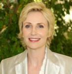 2010__08__okmagazine_jane lynch 146×150.jpg