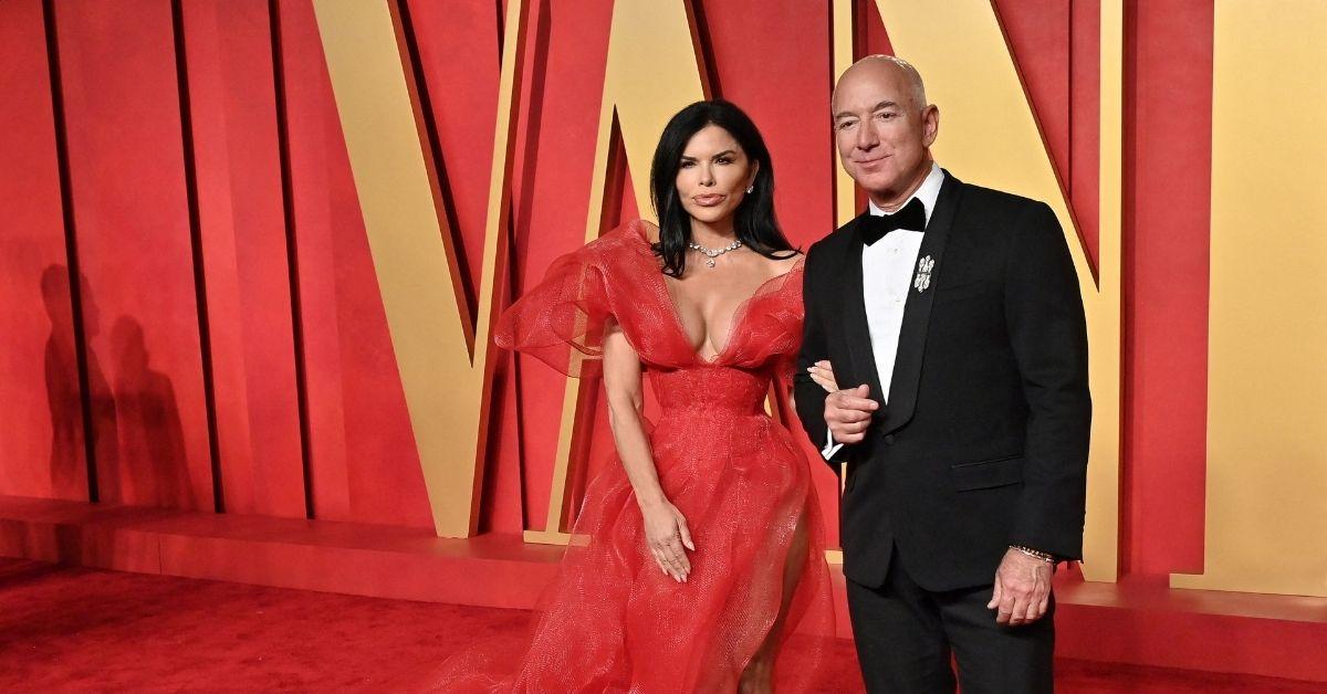 lauren sanchez catwoman costumer jeff bezos