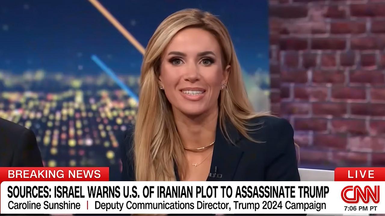 photo of While on-air, Caroline Sunshine accused Scott Jennings of lying about his phone call with Mitch McConnell.