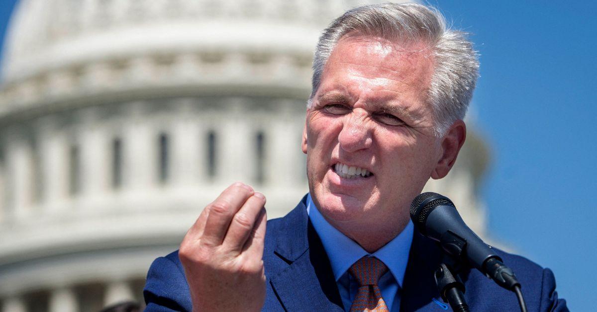 kevin mccarthy joe biden incoherently reads note cards white house