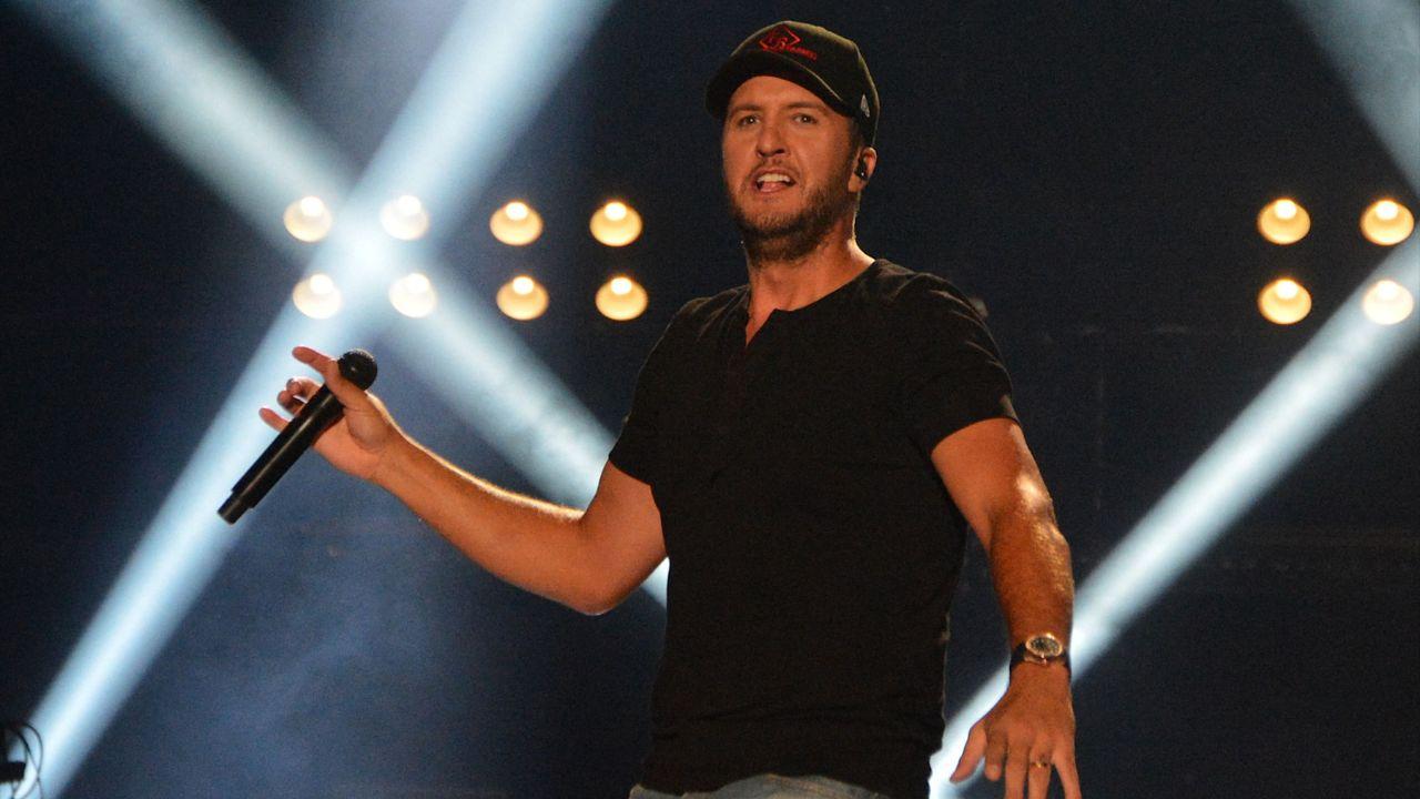 Image of Luke Bryan’s new album 'Signs' featured 12 tracks.