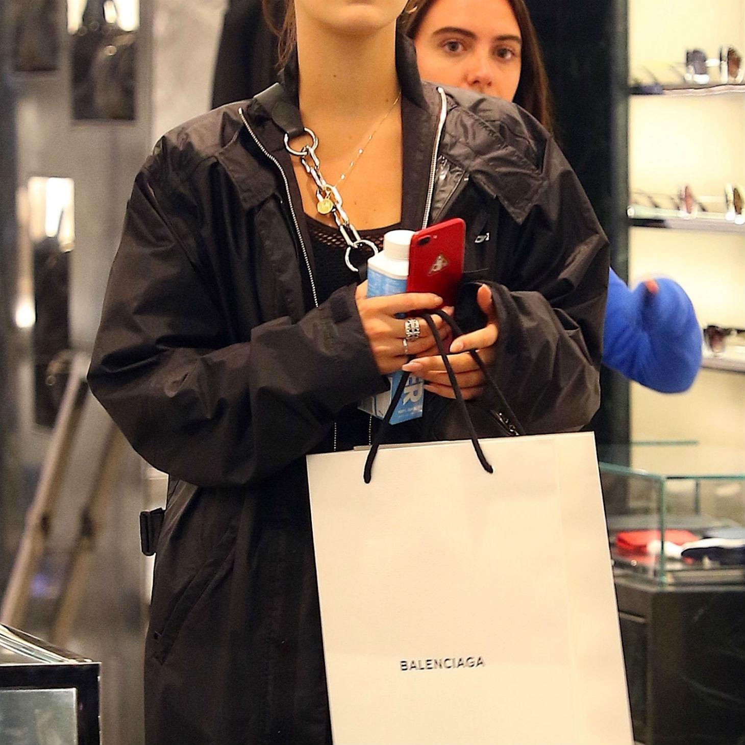 Bella Hadid Goes Shopping In NYC Photos shopping