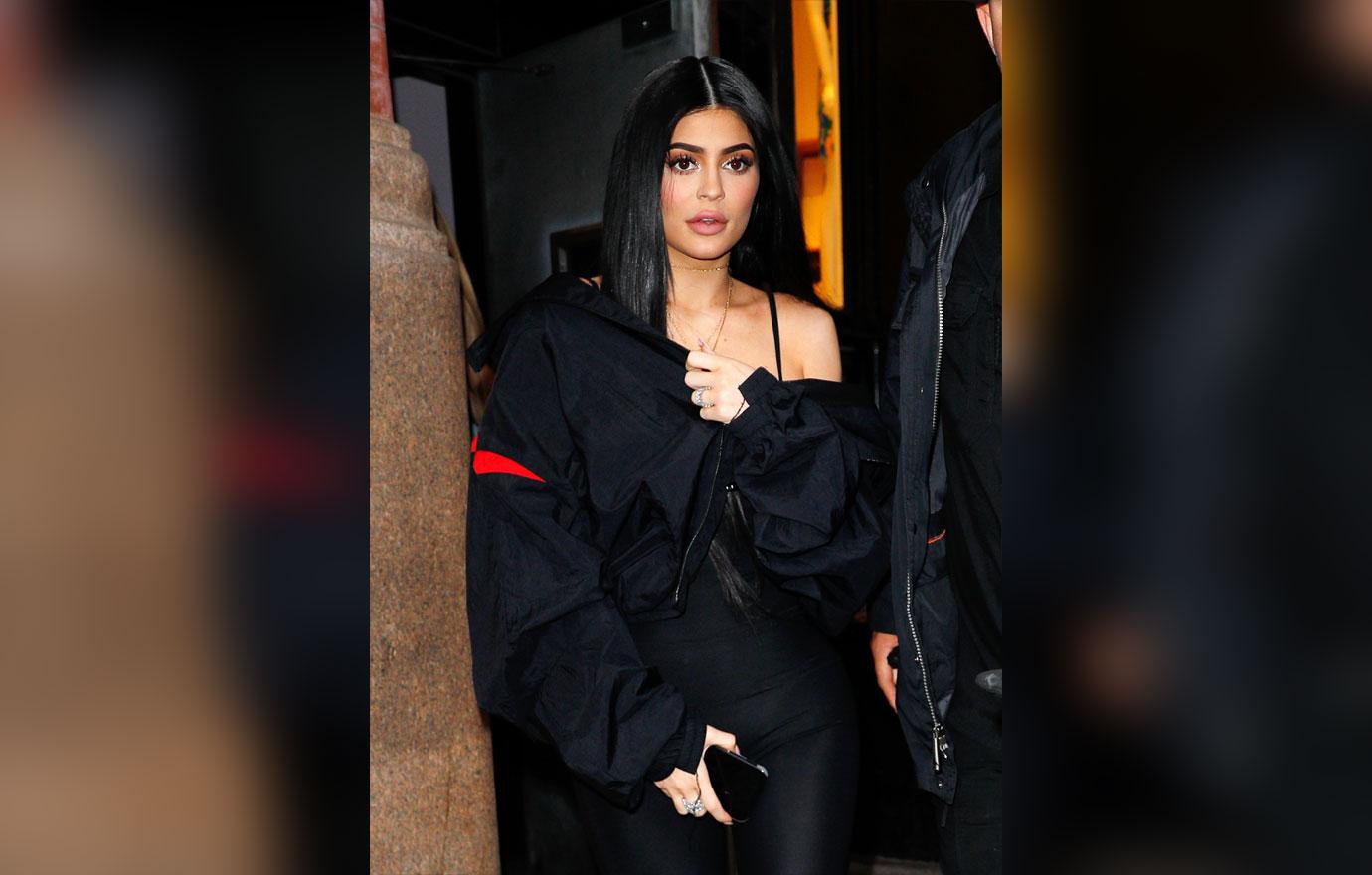 Kylie Jenner Doctor Refuses Plump Lips While Pregnant 02