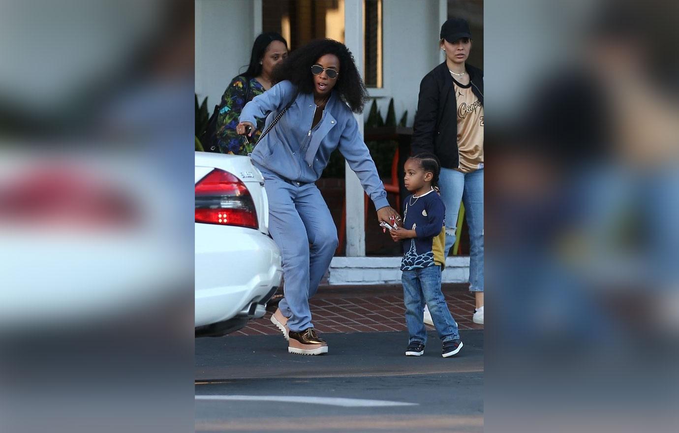 Kelly rowland teaches son cross street 3