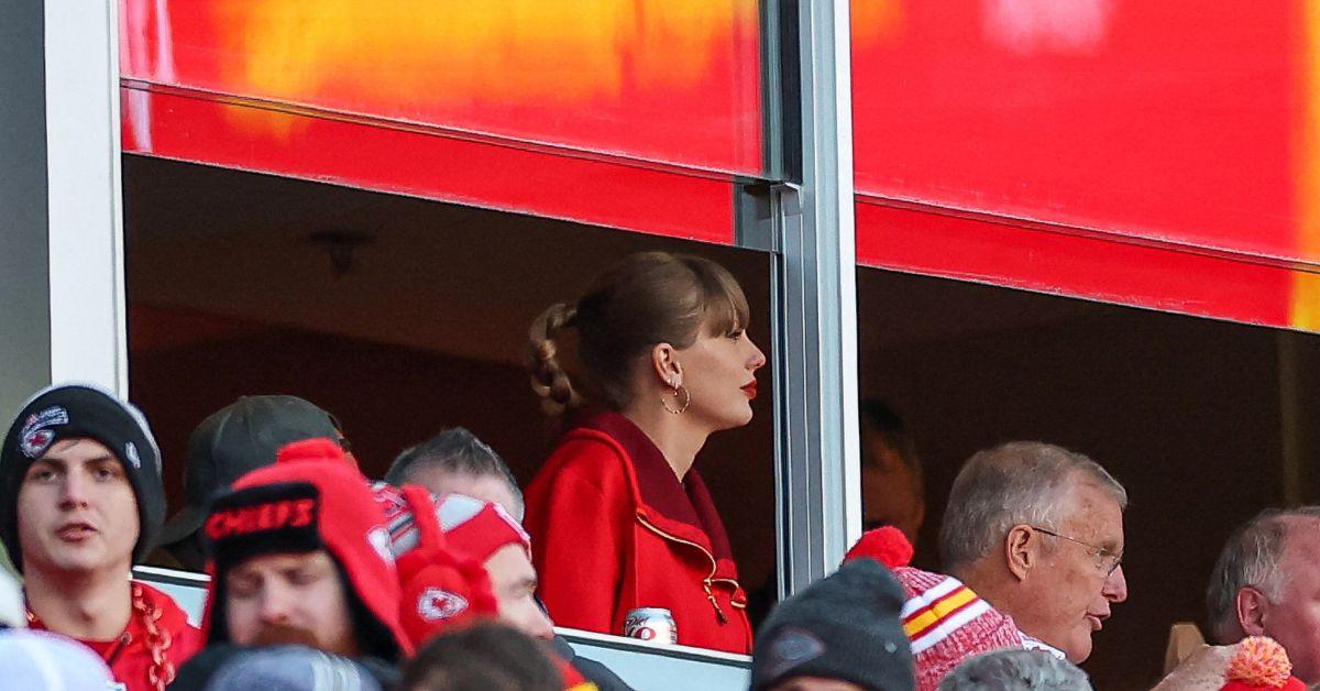 image of Taylor Swift remains supportive at Travis Kelce’s games.