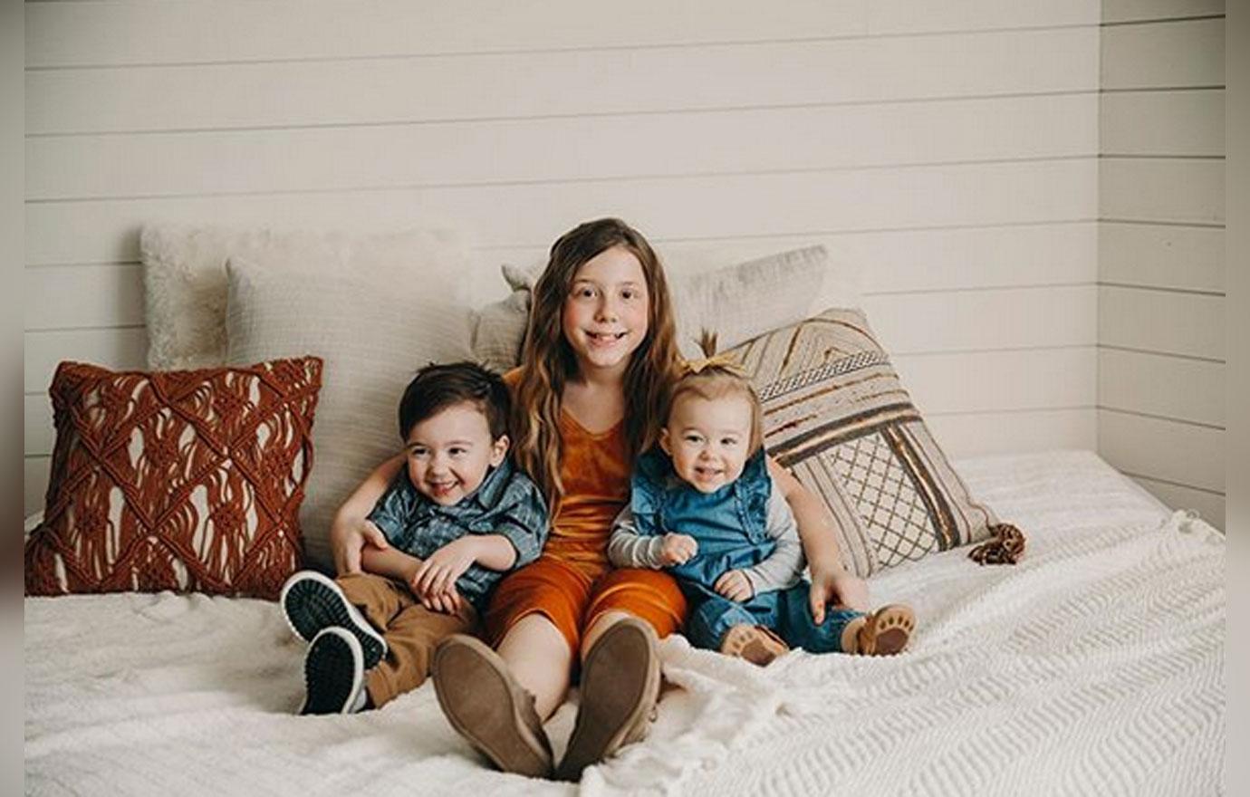 chelsea-houska-instagram-photoshoot-cole-deboer-family-photos