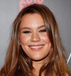 2011__04__okmagazine horoscopes jossstone 232×300.jpg