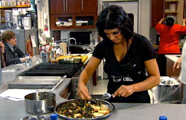 ok_082513_rhonj-teresa-giudice-cooking