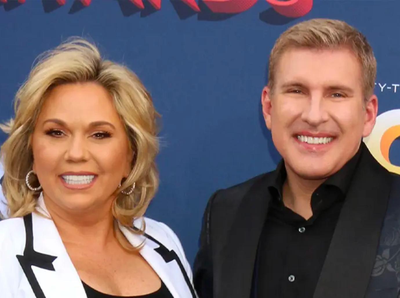 julie todd chrisley not divorcing prison resentment