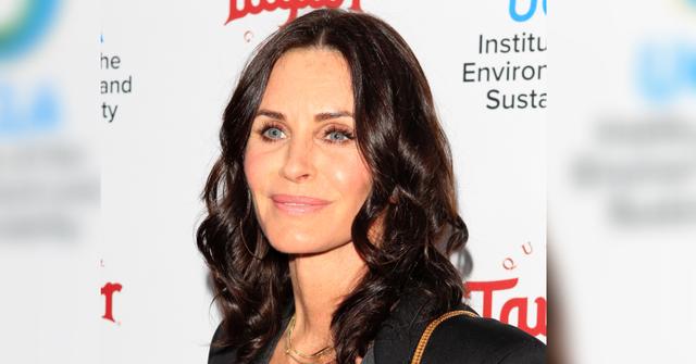 khphotoscourteney cox new shoot admits strange look pp