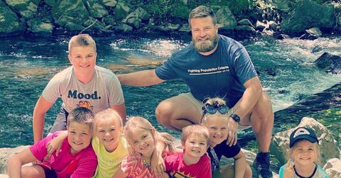 Photo of Ryan Fitzpatrick and his seven children.